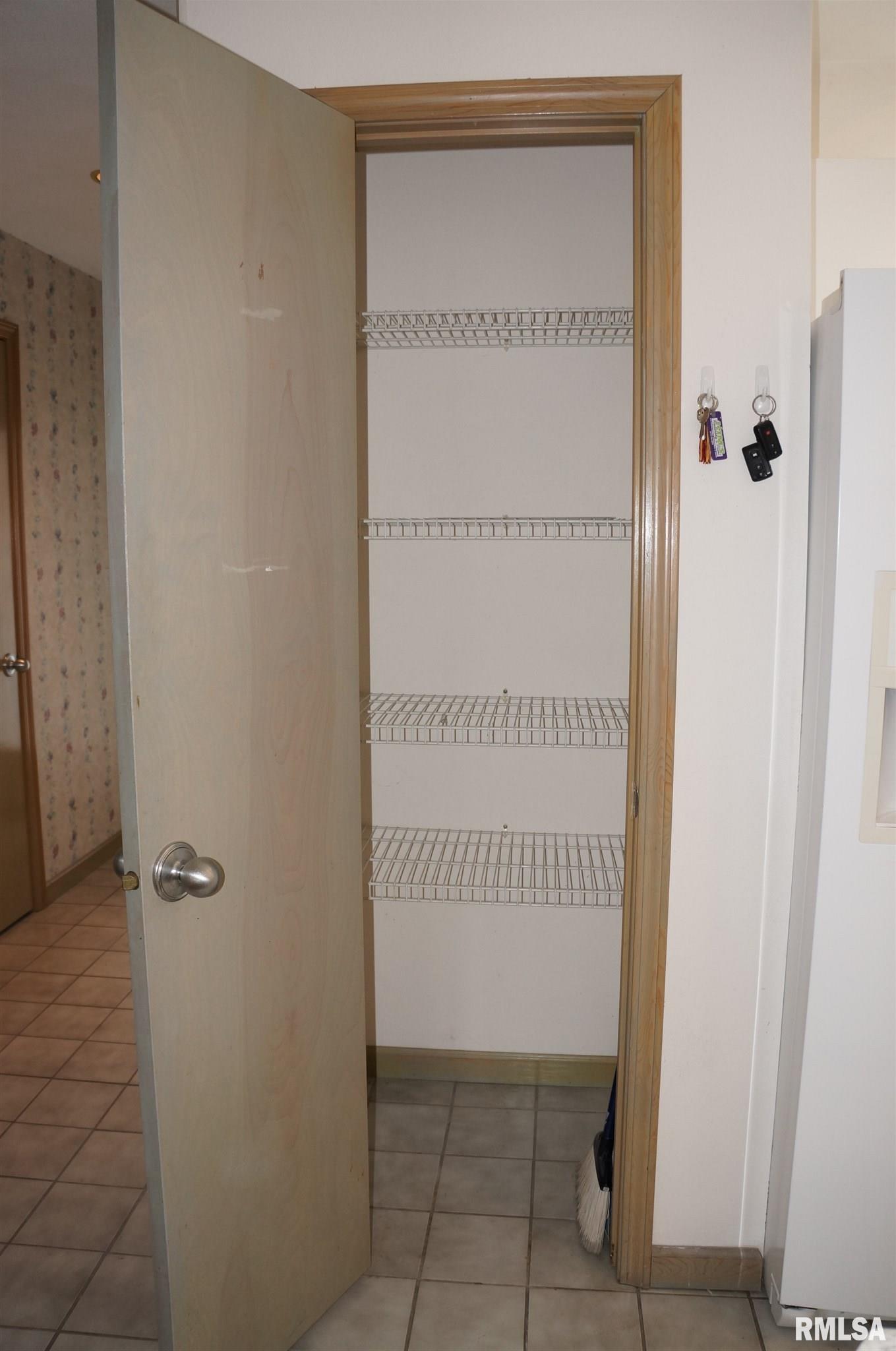 329 Bellerive Road Springfield, IL 62704 - Photo 6 of 23