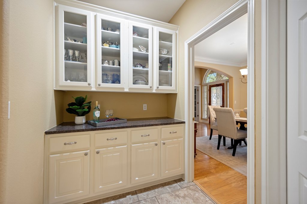 211 River Down Road Georgetown, TX 78628 - Photo 11 of 39