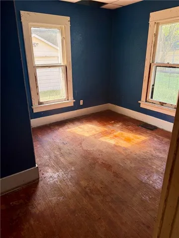 $24,900 | 310 North 30th Street, Parsons, KS 67357