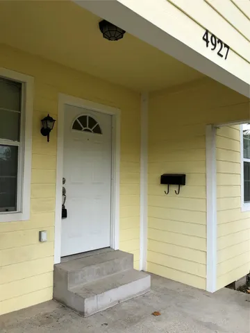 $1,100 | 4927 Leeland Street, Houston, TX 77023
