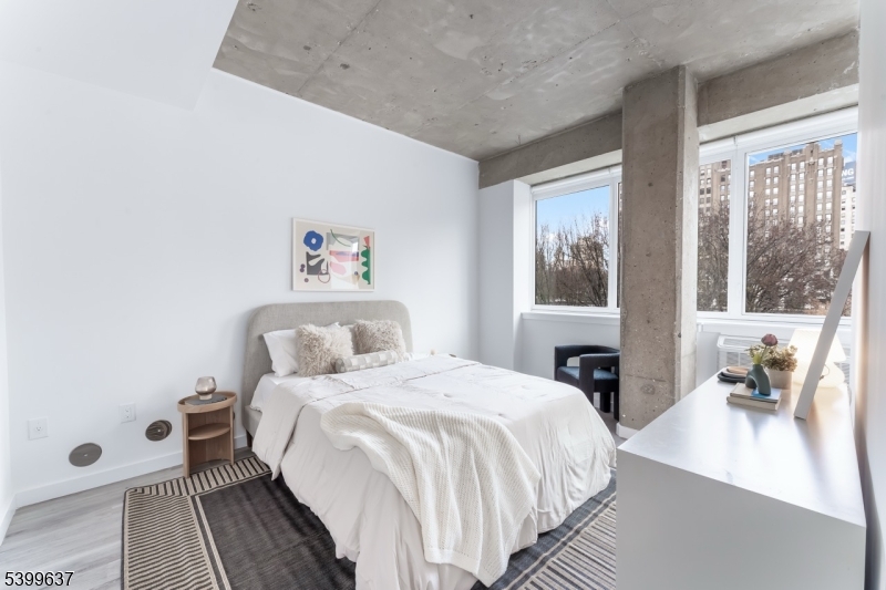 10 Commerce Court, Unit 7H Newark, NJ 07102 - Photo 13 of 15