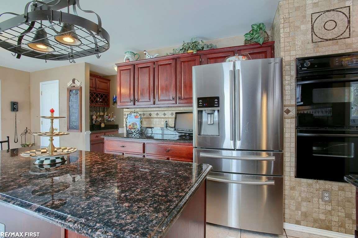 18015 Rocco Drive Macomb, MI 48044 - Photo 16 of 50 50034392-15.JPG