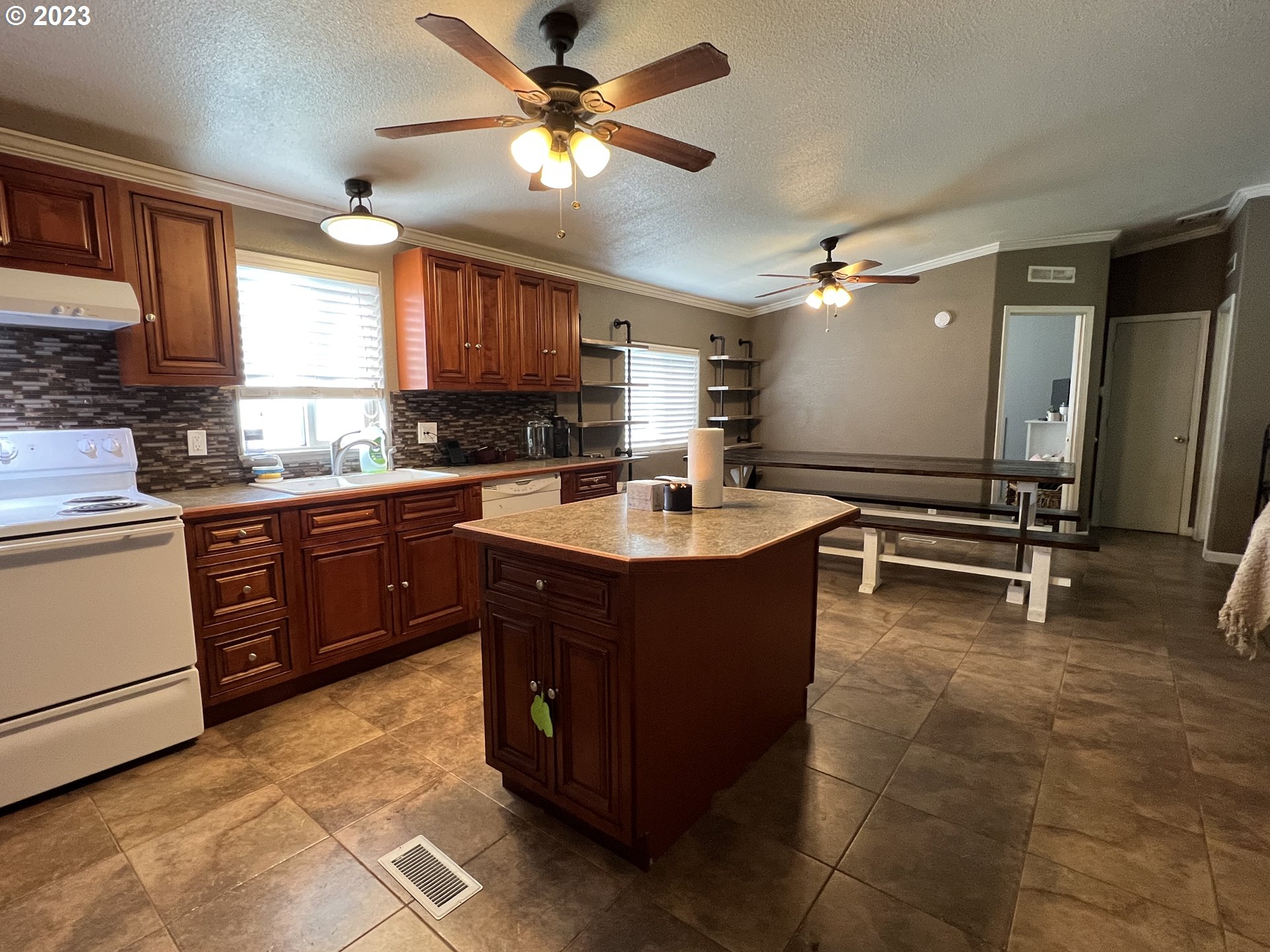 78368 Agnew Road Hermiston, OR 97838 - Photo 10 of 23 Gallery Image 10