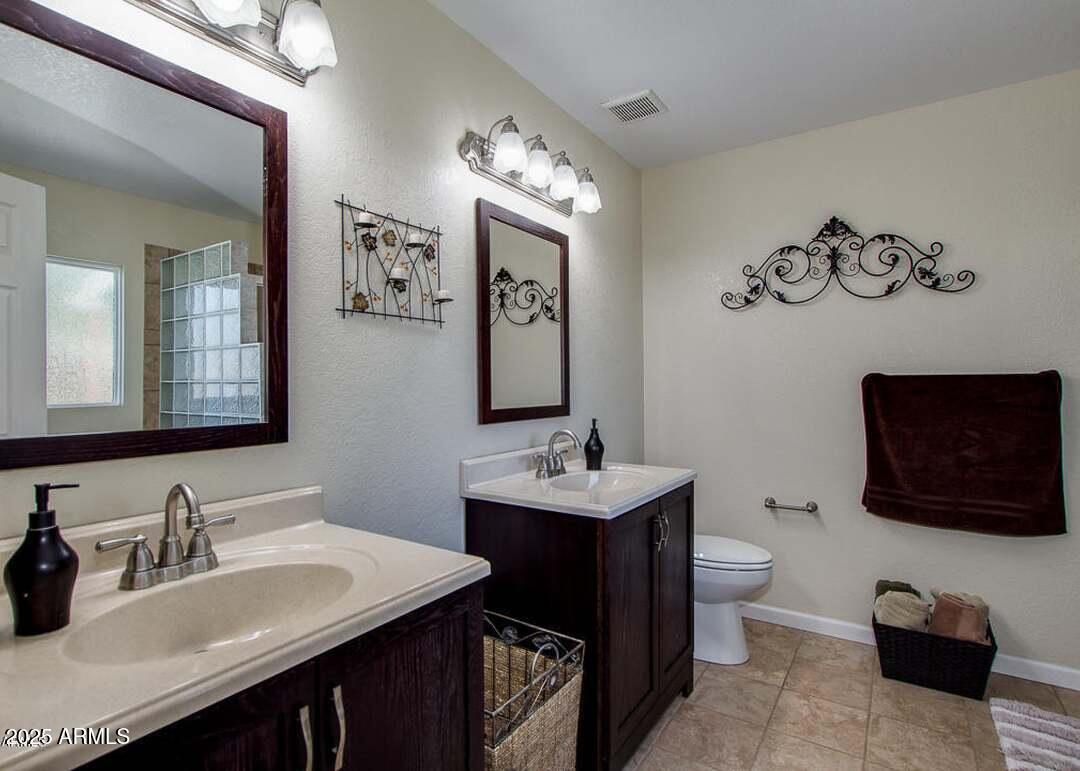 7738 West Shangri-la Road Peoria, AZ 85345 - Photo 18 of 30