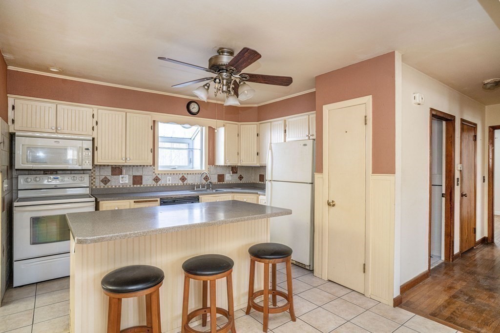 408 Center Street Raynham, MA 02767 - Photo 7 of 30 Gallery Image 7