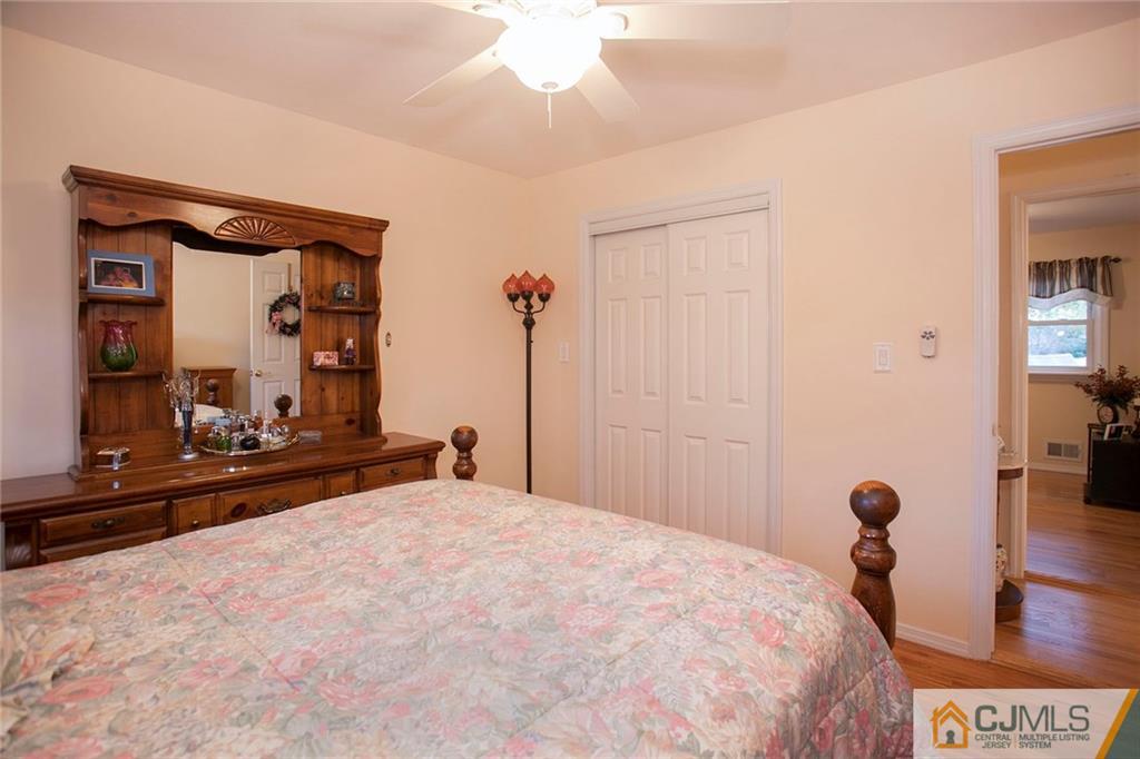 645 Old Post Road Edison, NJ 08817 - Photo 14 of 17 Gallery Image 14
