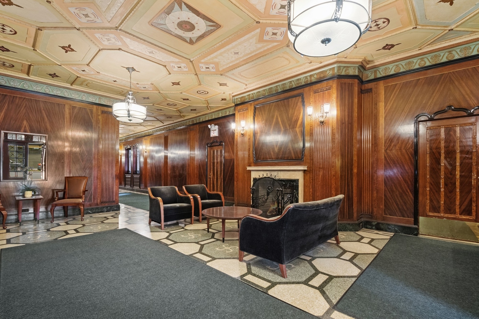 1640 East 50th Street, Unit 13B Chicago, IL 60615 - Photo 11 of 16 a lobby with furniture