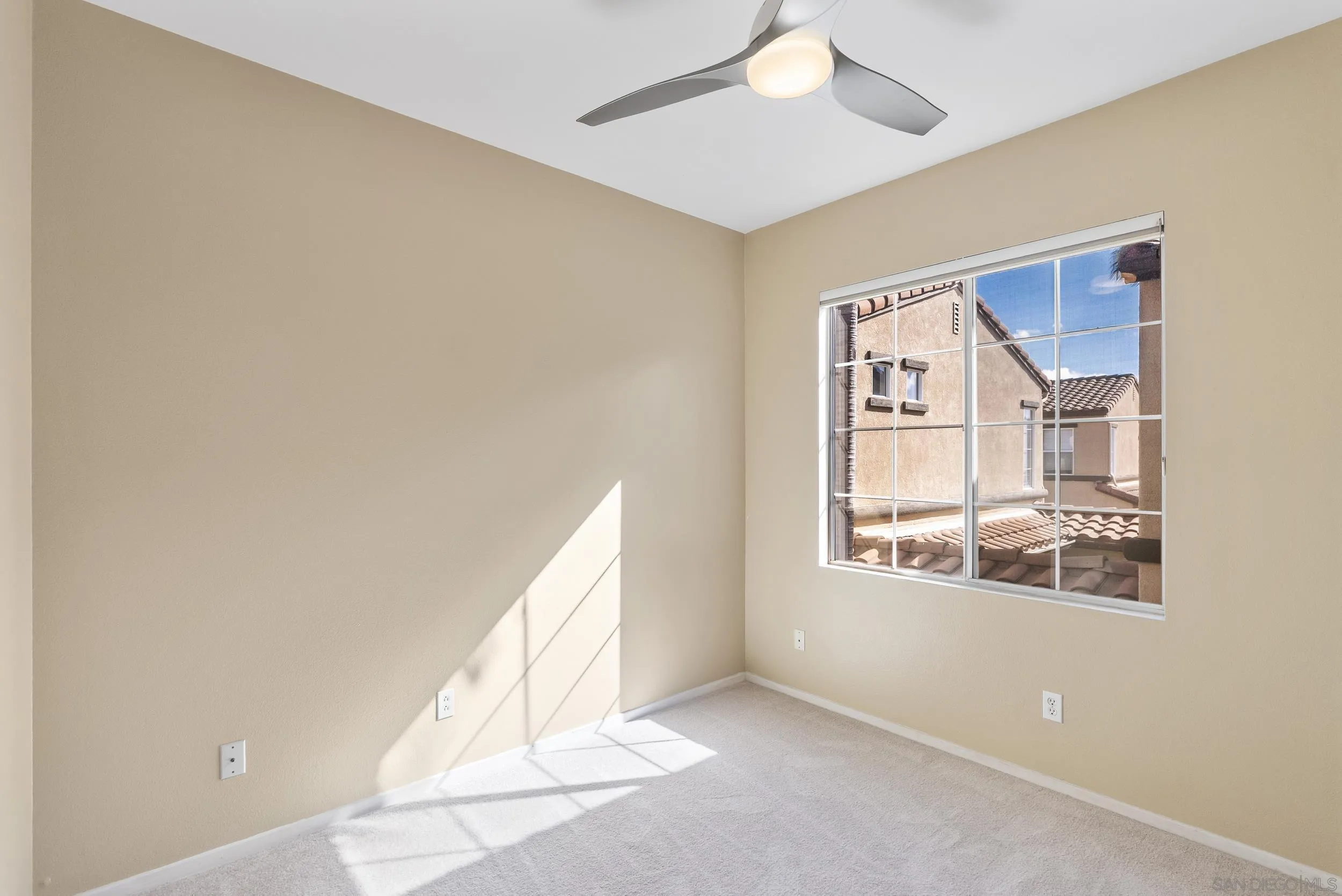 638 Sumner Way, Unit 4 Oceanside, CA 92058 - Photo 29 of 51 Gallery Image 29
