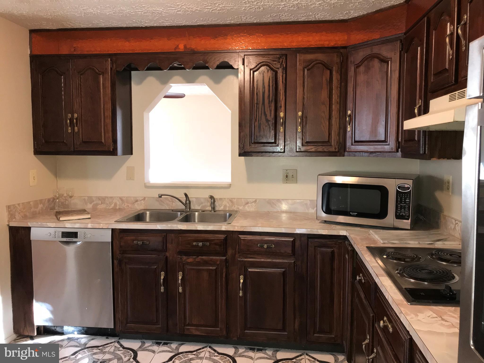 6200 Clinton Way Clinton, MD 20735 - Photo 6 of 30 Kitchen
