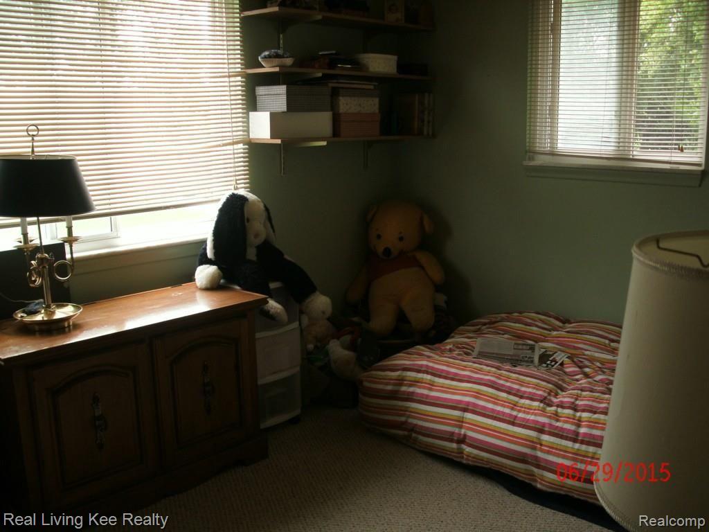 5754 Kennebunk Drive Rochester, MI 48306 - Photo 18 of 28 Bedroom 3.jpg