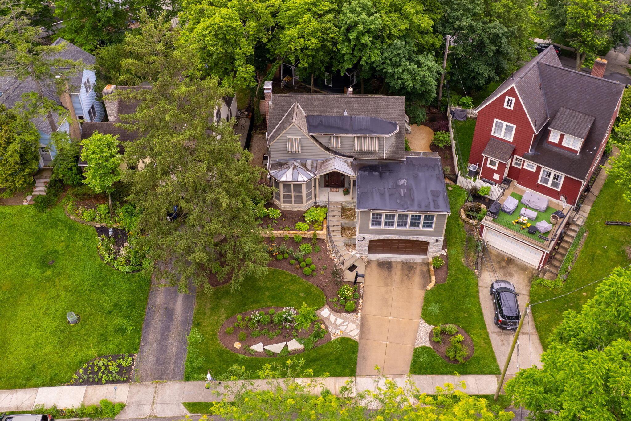 137 East Torrence Road Columbus, OH 43214 - Photo 67 of 68 76-web-or-mls-DJI_0684-HDR