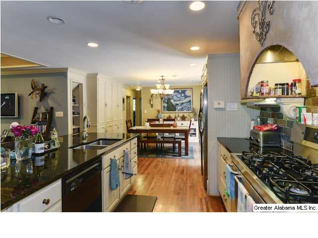 810 Roywood Road Birmingham, AL 35210 - Photo 8 of 30