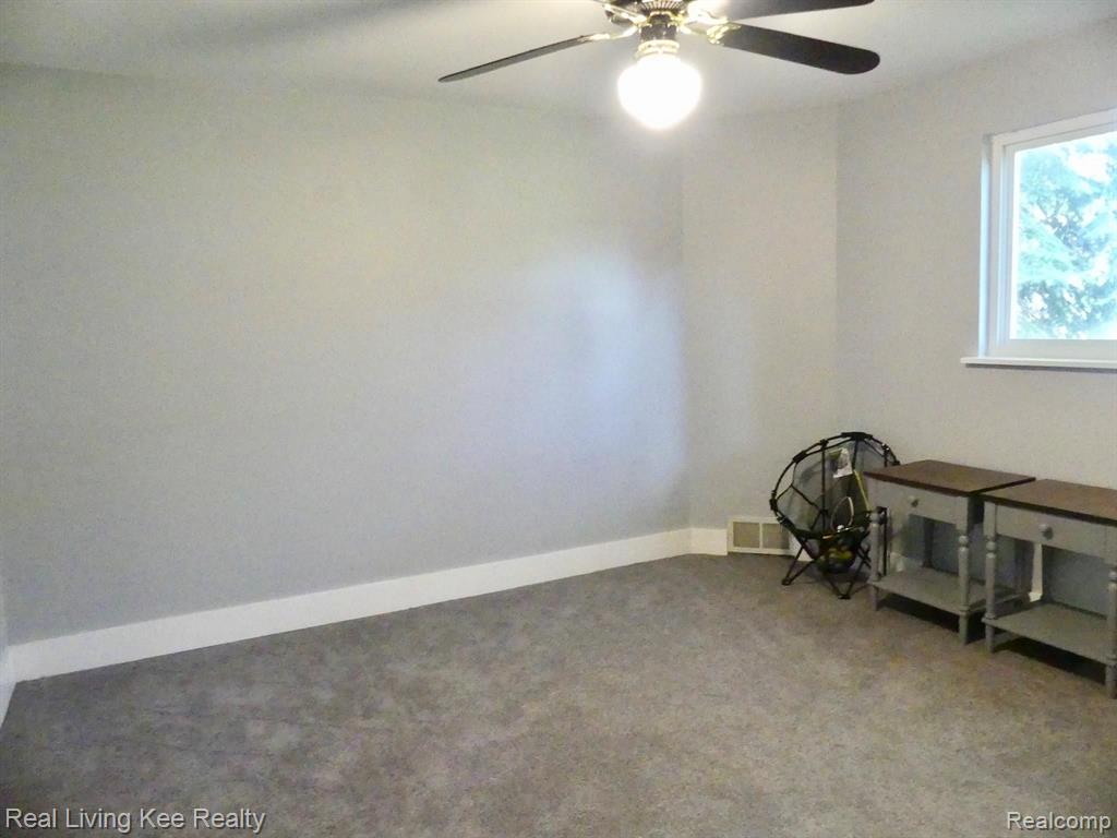 2889 Alexander Street Rochester, MI 48309 - Photo 21 of 30