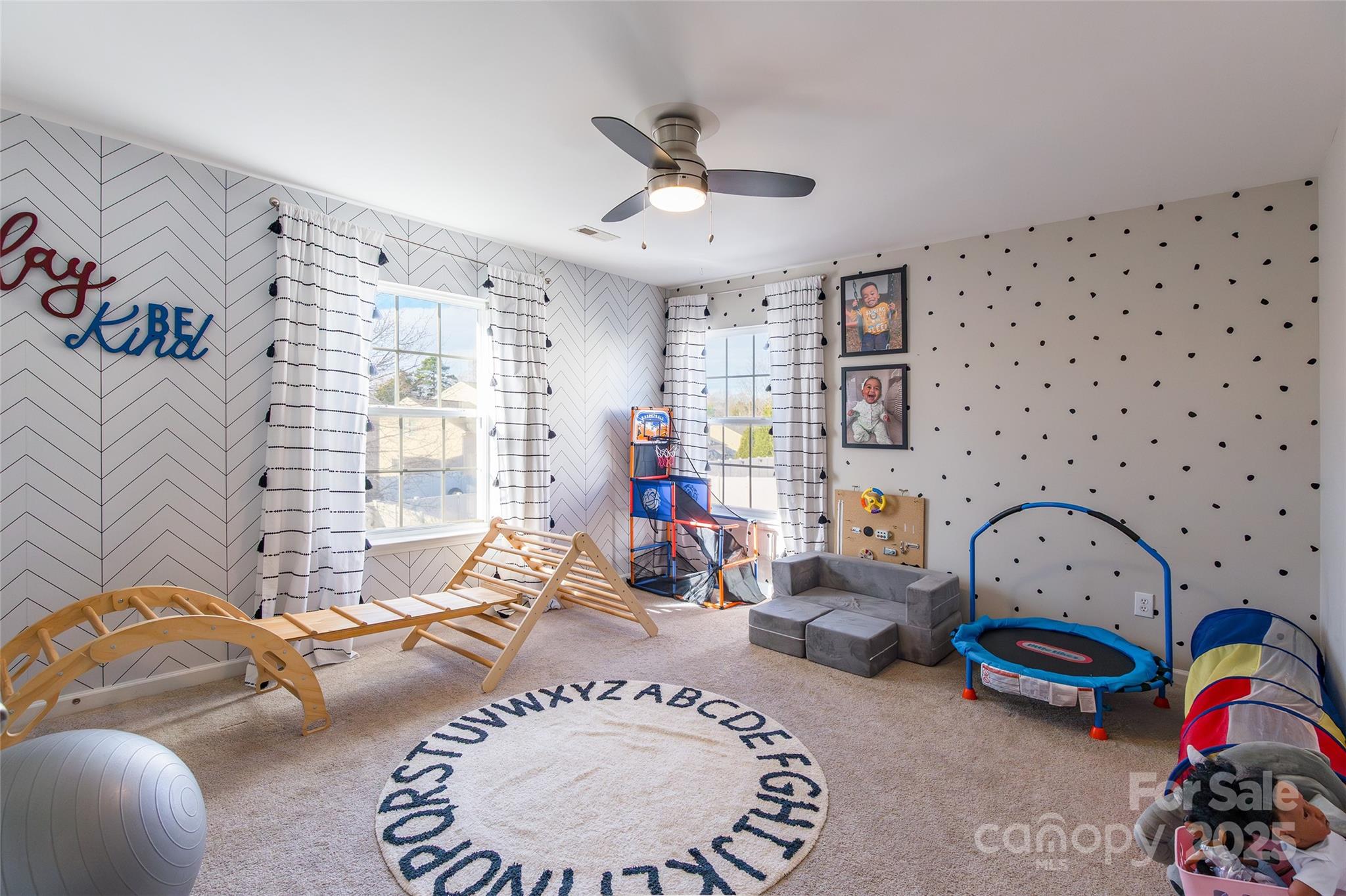 15127 Taylor Ridge Lane Charlotte, NC 28273 - Photo 36 of 42 a living room with furniture and a couch