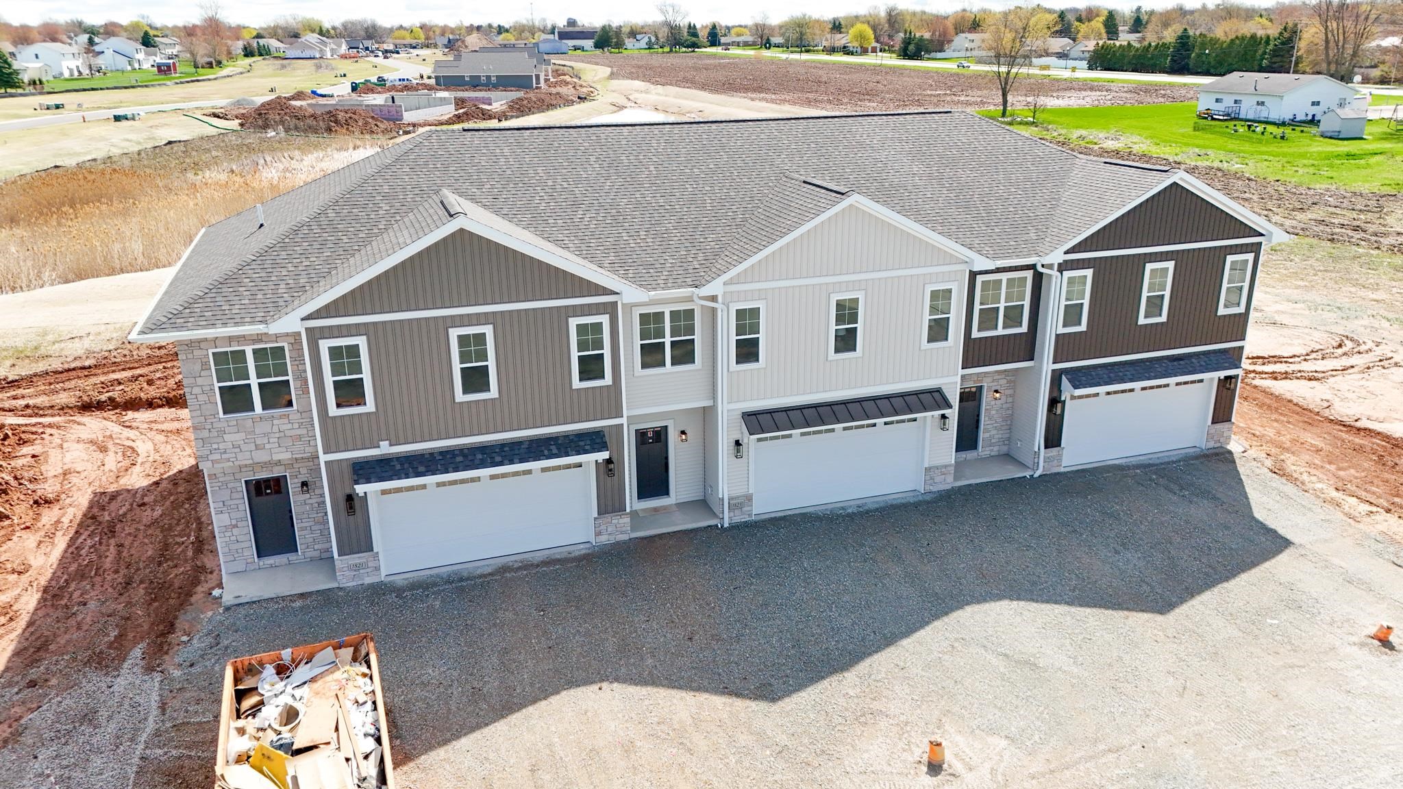 1849 London Road Green Bay, WI 54311 - Photo 2 of 40 Gallery Image 2