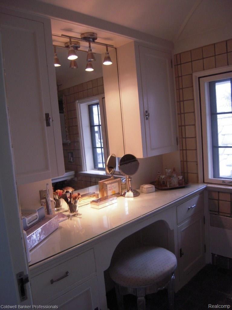 18055 Hamilton Road Highland Park, MI 48203 - Photo 22 of 40 25 MBath.jpg