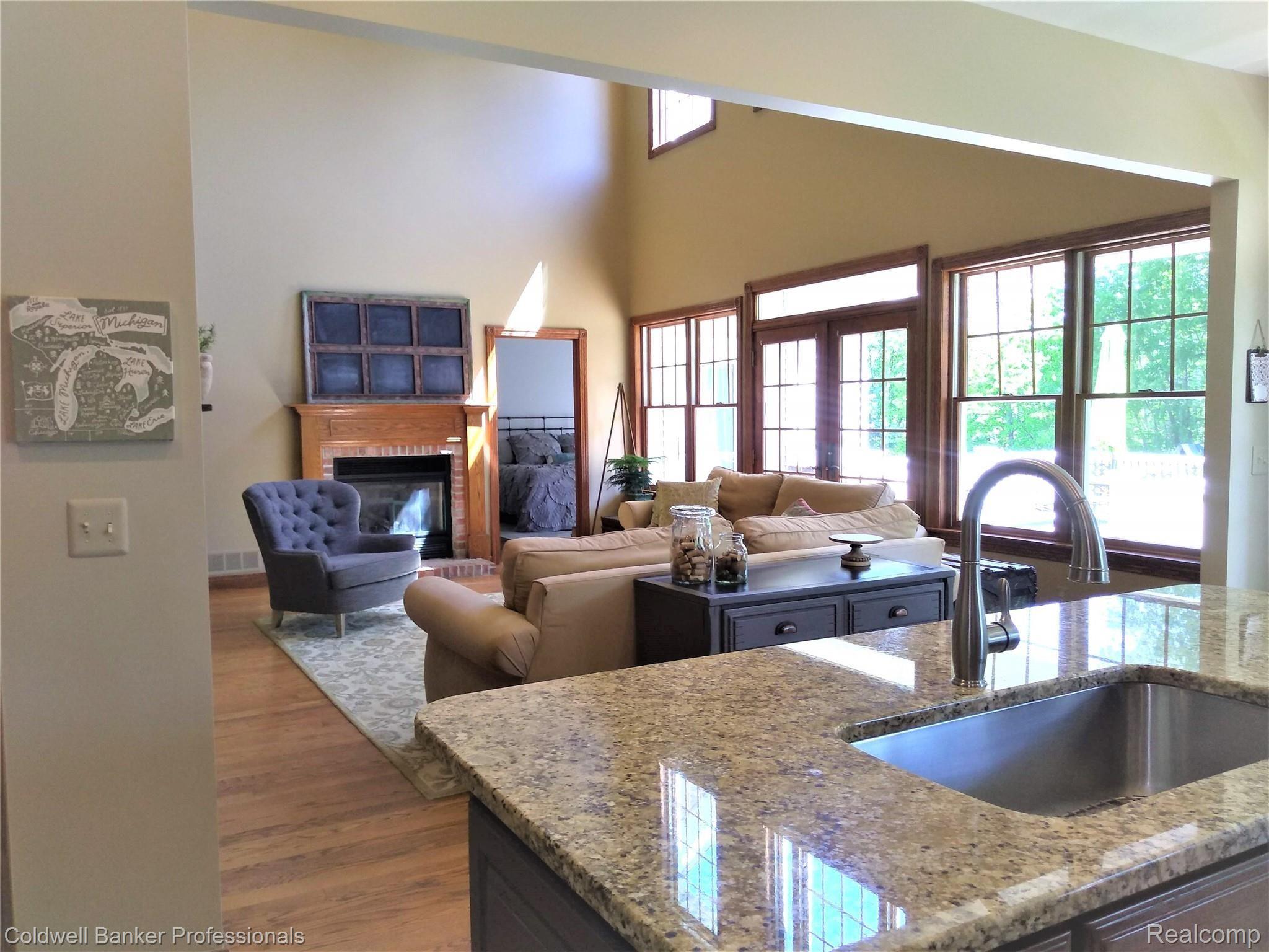 5370 West Oregon Road Lapeer, MI 48446 - Photo 7 of 40 great room (13).jpg