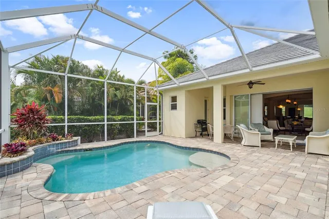 $800,000 | 8416 Abingdon Court, University Park, FL 34201