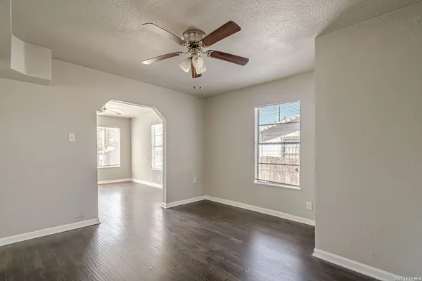 $1,050 | 2323 Arbor Place, Unit 3, San Antonio, TX 78207