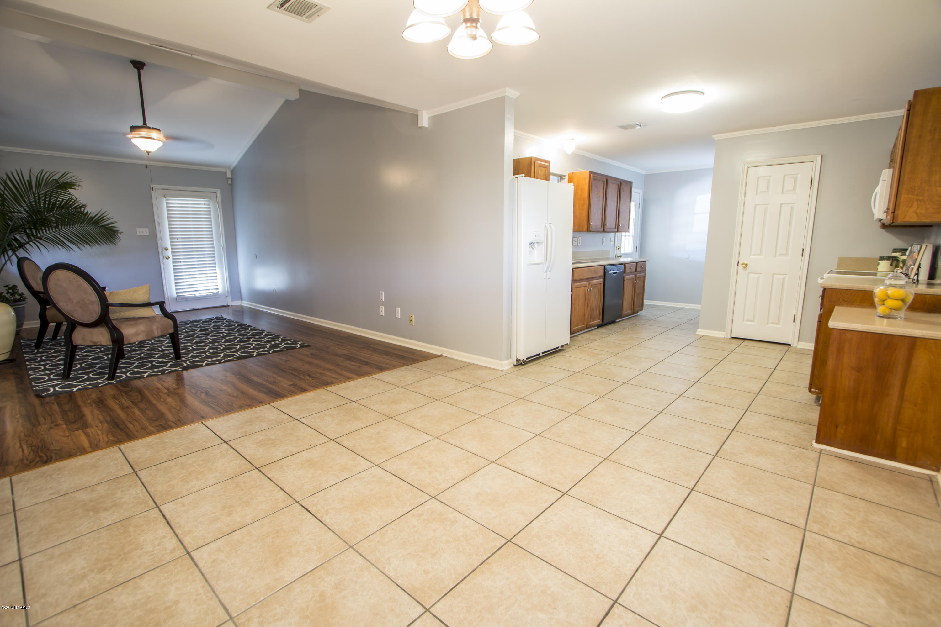 131 Ocho Rios Lane Scott, LA 70583 - Photo 9 of 17 4 dining open