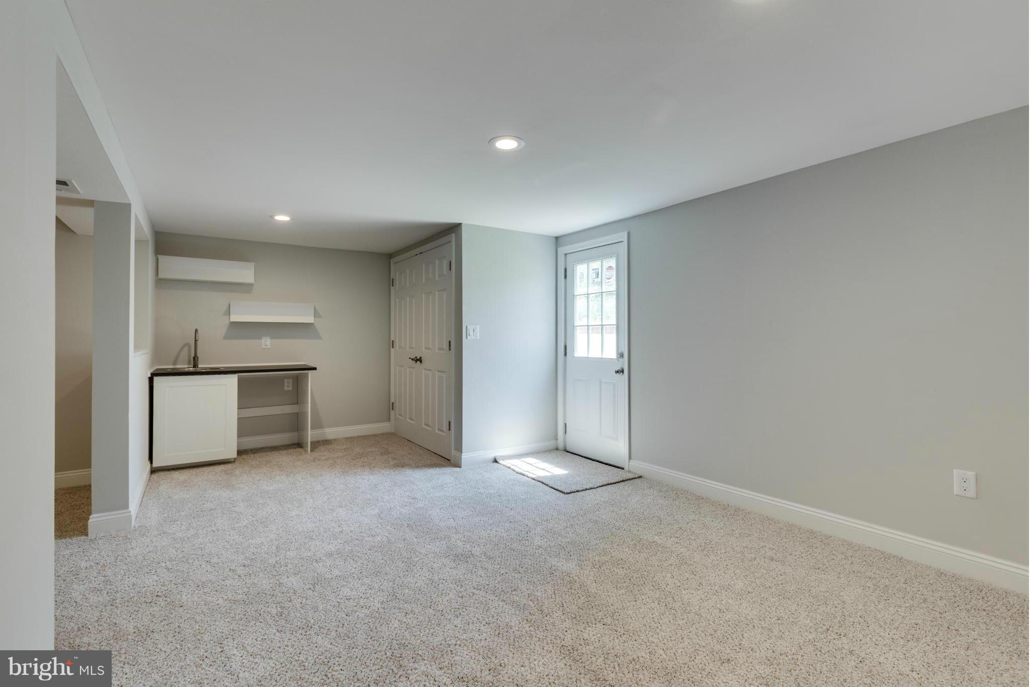 10116 Allentown Road Fort Washington, MD 20744 - Photo 21 of 30 Gaming area with Wet Bar