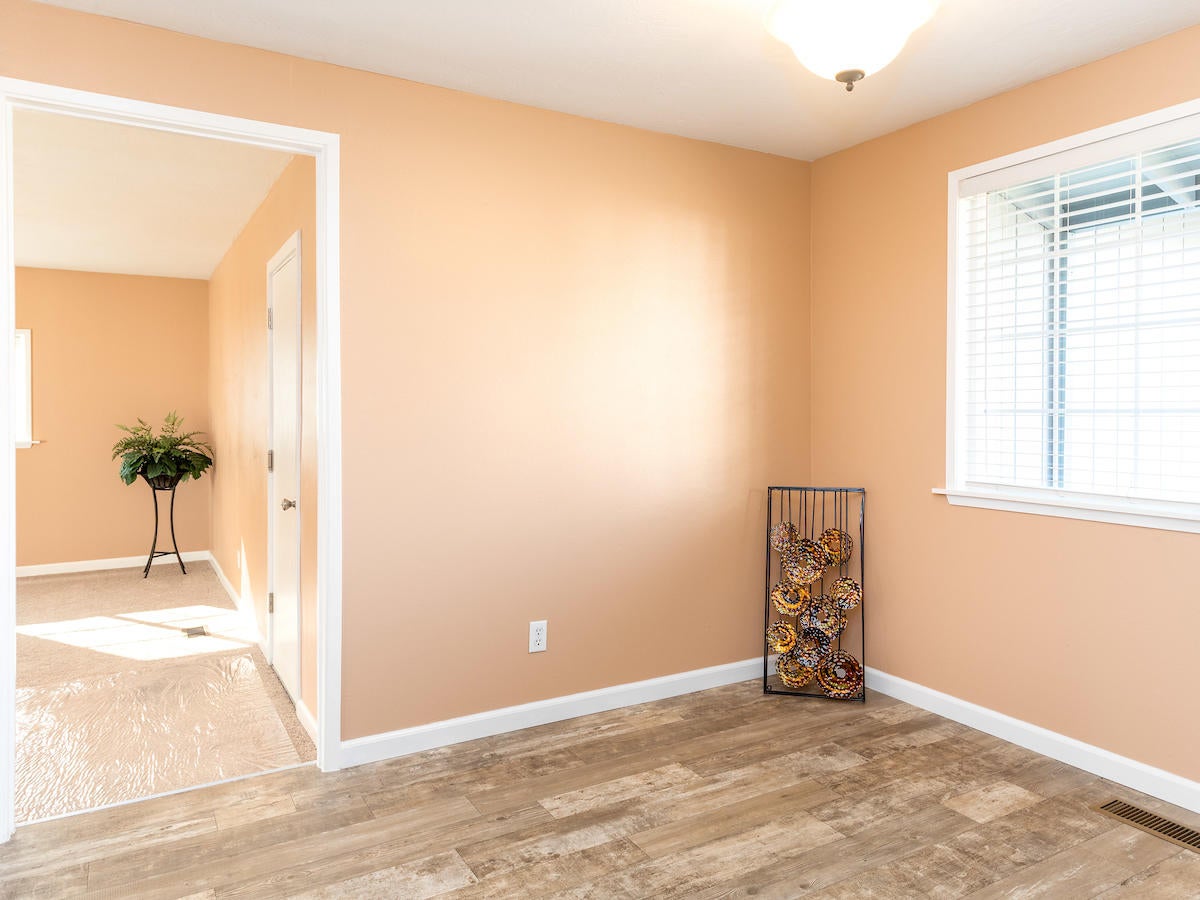 2760 Merriman Road Medford, OR 97501 - Photo 6 of 23 6