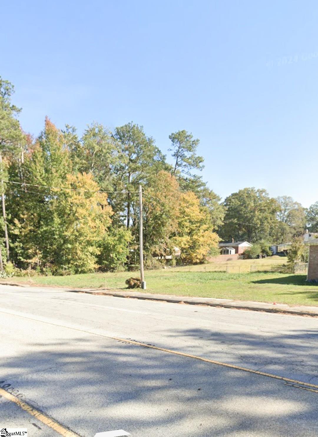 552 Springdale Drive Clinton, SC 29325 - Photo 2 of 6