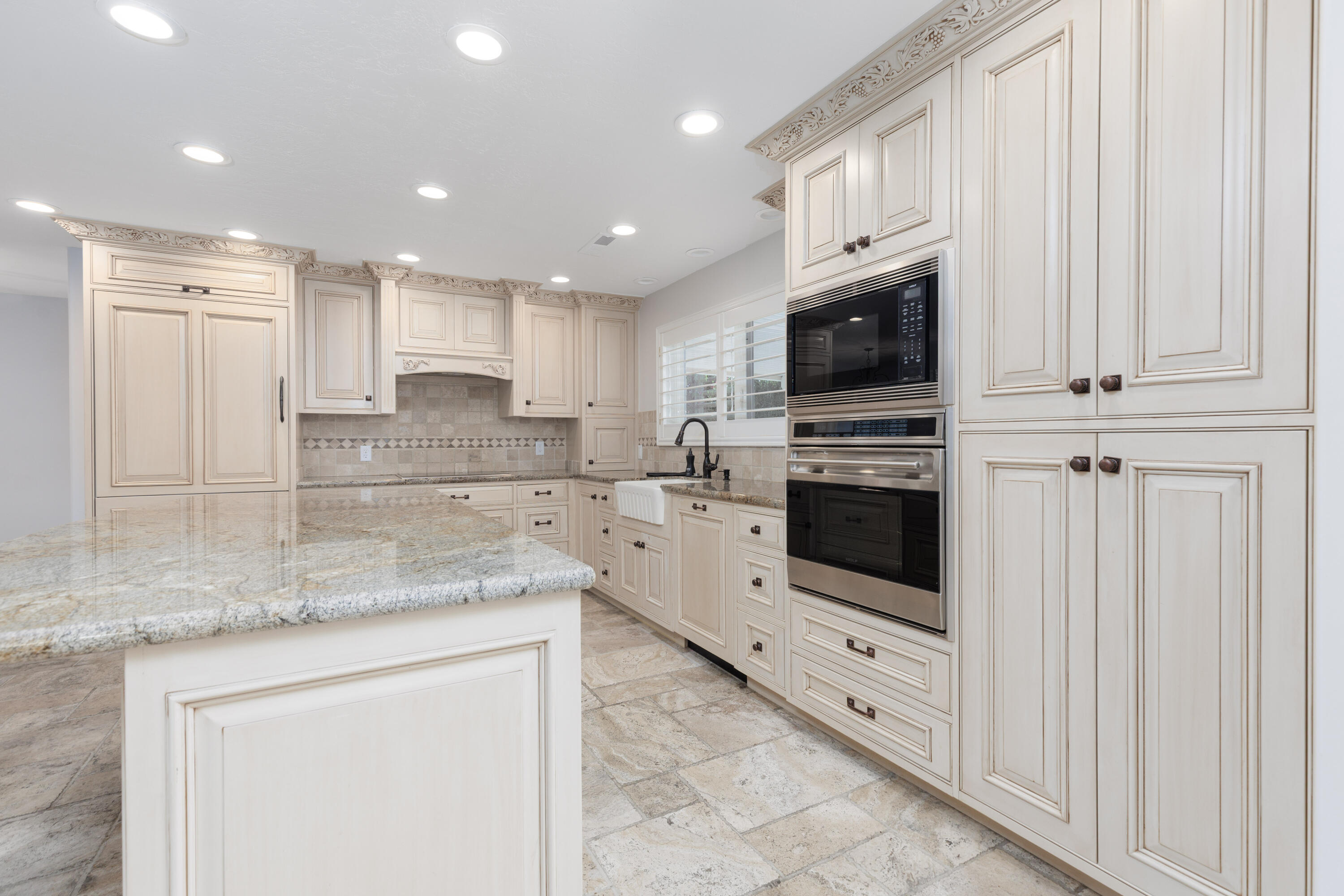 539 Diagonal Street St. George, UT 84770 - Photo 15 of 40 15 - Kitchen