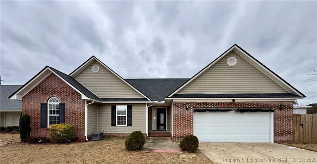 $1,800 | 2202 Foster Gwin Lane, Fayetteville, NC 28304