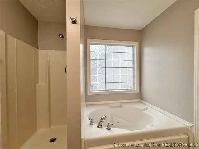 $1,800 | 2202 Foster Gwin Lane, Fayetteville, NC 28304