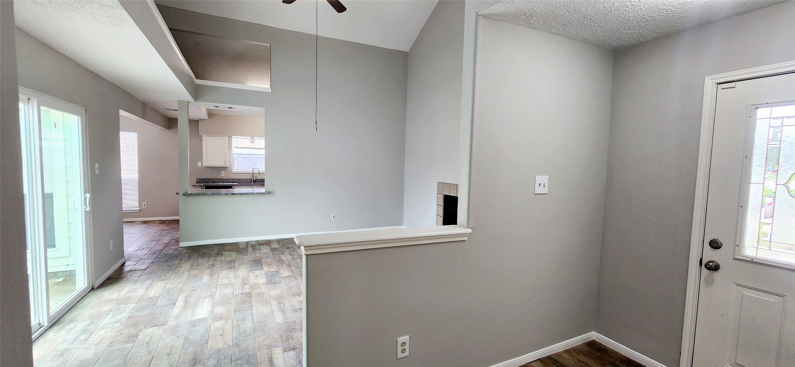 129 Wagon Ln Loop Angleton, TX 77515 - Photo 31 of 37 Gallery Image 31