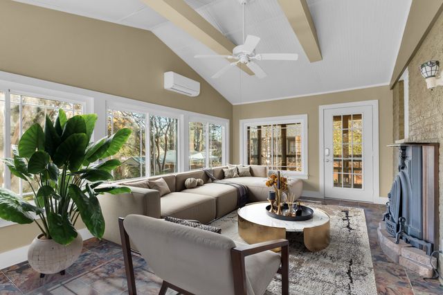 a picture of a book shelf