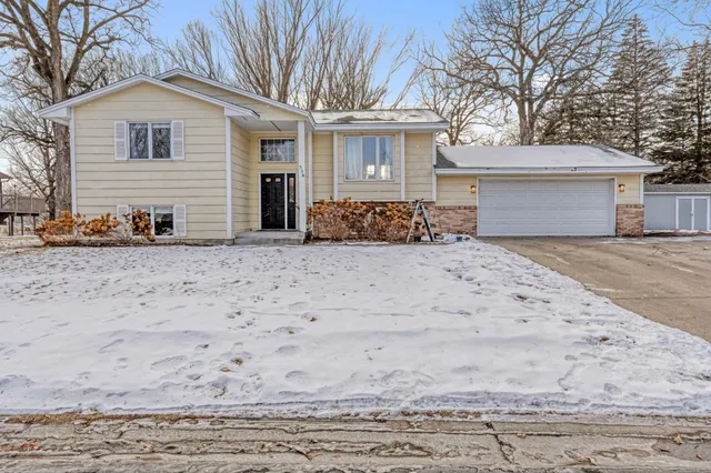 $325,000 | 538 Devonshire Drive, Norwood Young America, MN 55397