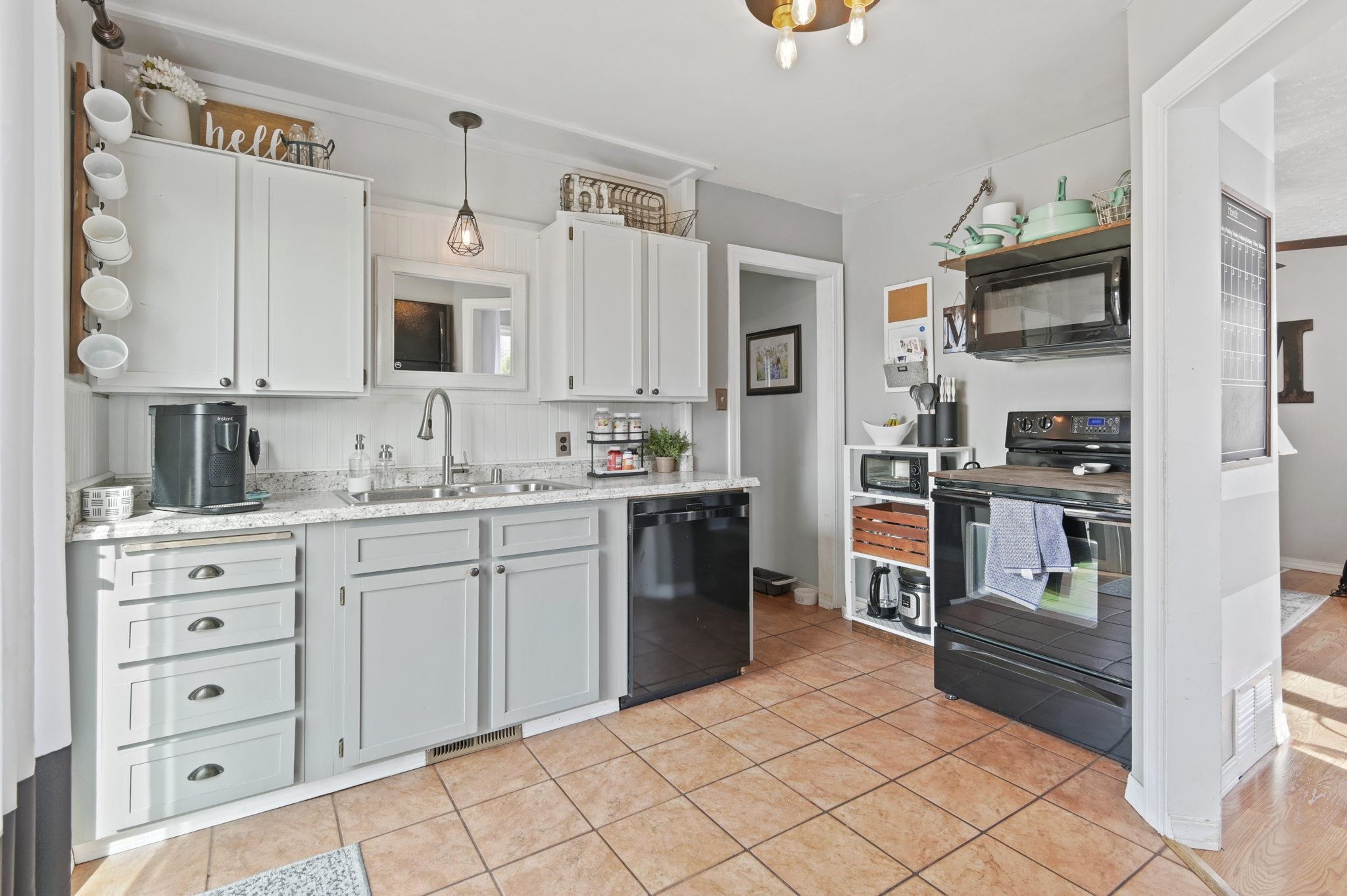 513 North Felts Road Spokane Valley, WA 99206 - Photo 6 of 20 Gallery Image 6