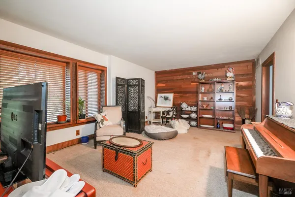 $1,095,000 | 21 Red Rock Way, San Rafael, CA 94903