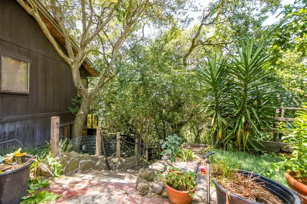 $1,095,000 | 21 Red Rock Way, San Rafael, CA 94903
