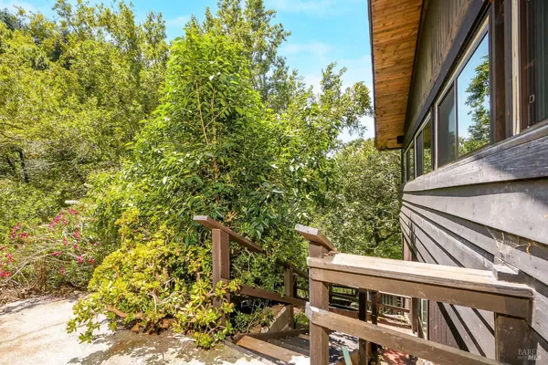 $1,095,000 | 21 Red Rock Way, San Rafael, CA 94903