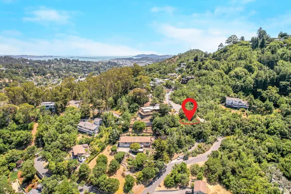 $1,095,000 | 21 Red Rock Way, San Rafael, CA 94903