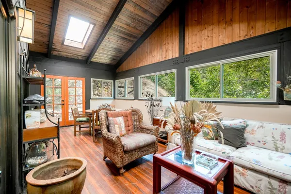 $1,095,000 | 21 Red Rock Way, San Rafael, CA 94903