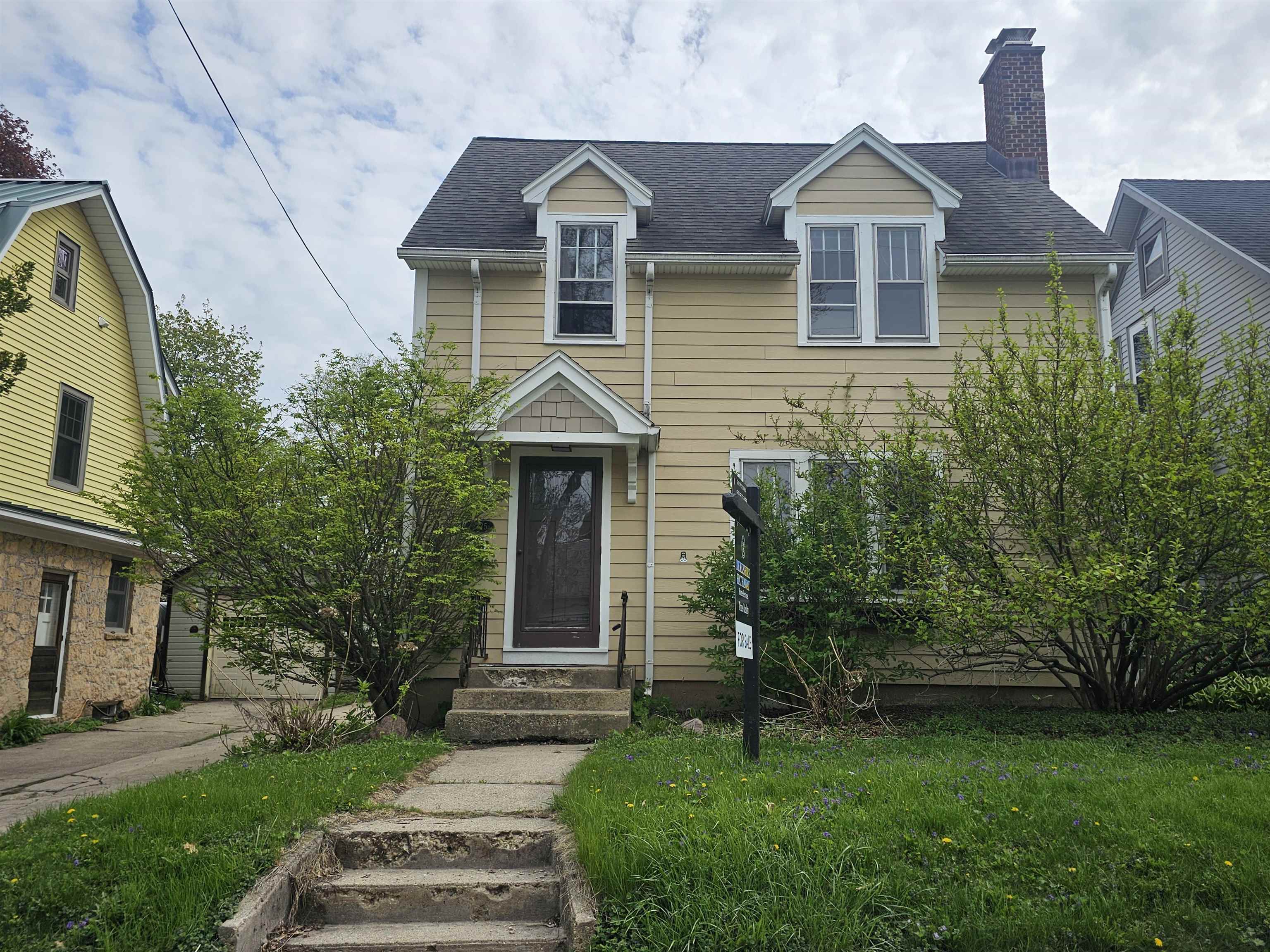 2725 Kendall Avenue Madison, WI 53705 - Photo 2 of 34