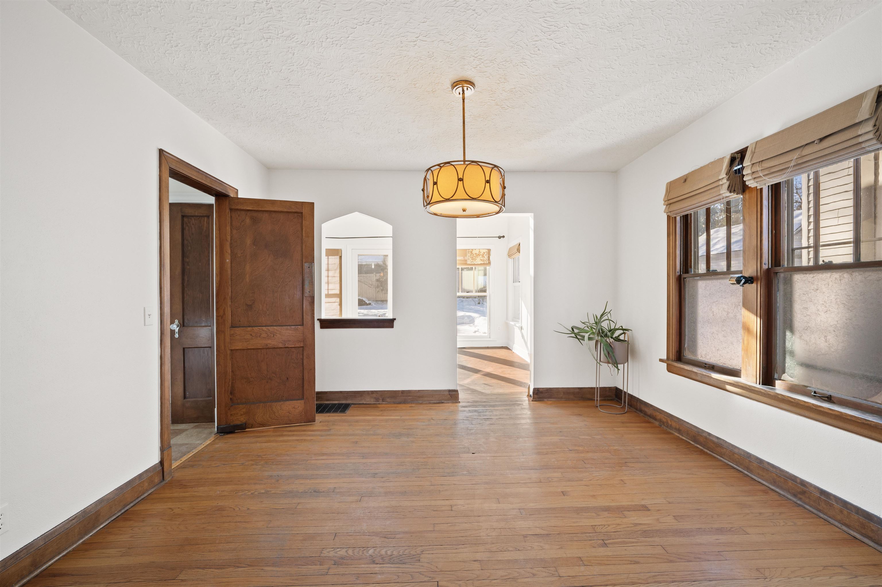 2725 Kendall Avenue Madison, WI 53705 - Photo 9 of 34