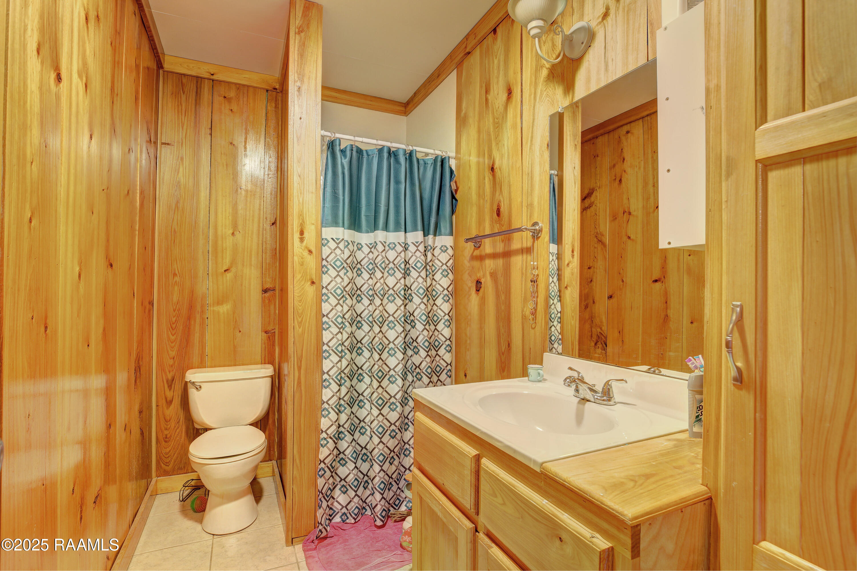 4616 Felix Road Youngsville, LA 70592 - Photo 8 of 16 Guest Bathroom