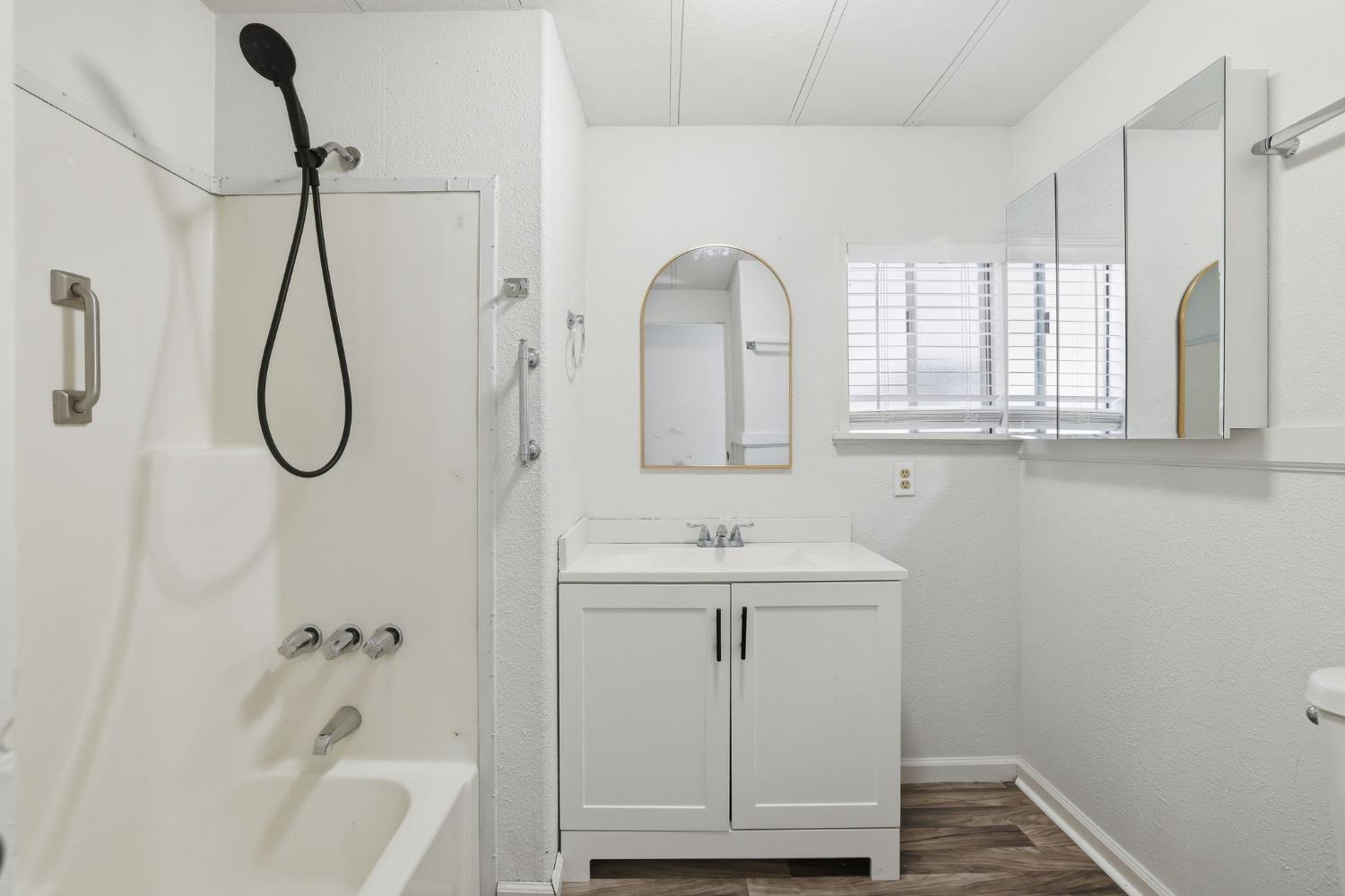 1525 Cold Springs Road, Unit 67 Placerville, CA 95667 - Photo 21 of 35 Full bathroom