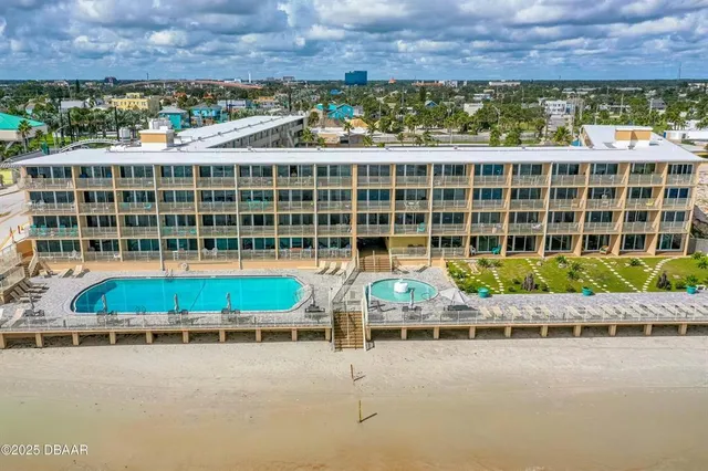 $164,000 | 219 South Atlantic Avenue, Unit 333, Daytona Beach, FL 32118
