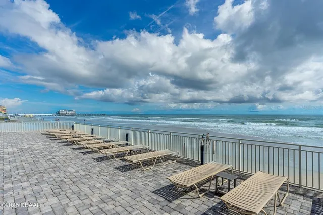 $164,000 | 219 South Atlantic Avenue, Unit 333, Daytona Beach, FL 32118