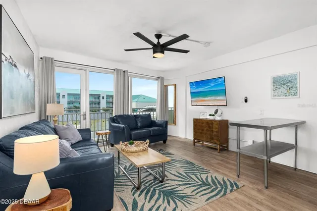 $164,000 | 219 South Atlantic Avenue, Unit 333, Daytona Beach, FL 32118