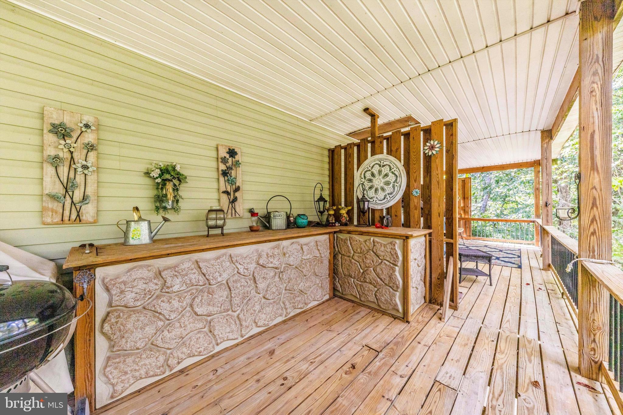 13450 Millstone Circle Hancock, MD 21750 - Photo 47 of 61 a view of a furniture and window in a room