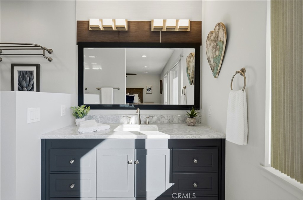 6147 Arroyo Road, Unit 4 Palm Springs, CA 92264 - Photo 17 of 31 Recently updated primary bathroom