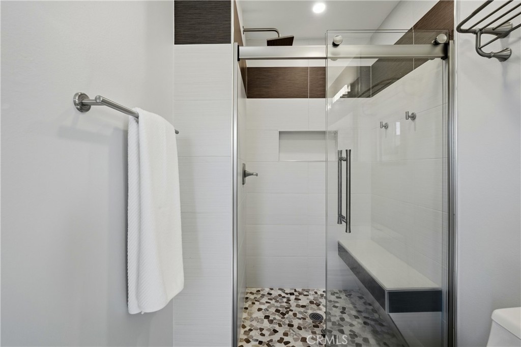 6147 Arroyo Road, Unit 4 Palm Springs, CA 92264 - Photo 18 of 31 Recently updated primary shower