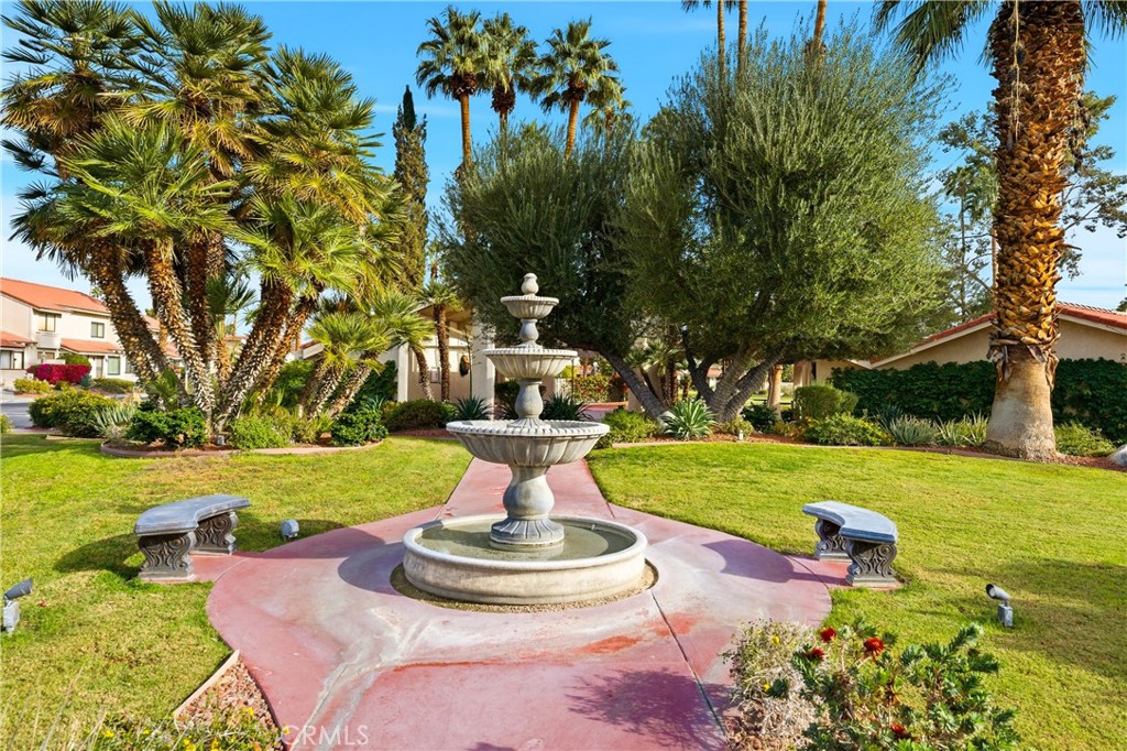6147 Arroyo Road, Unit 4 Palm Springs, CA 92264 - Photo 24 of 31 Community fountain